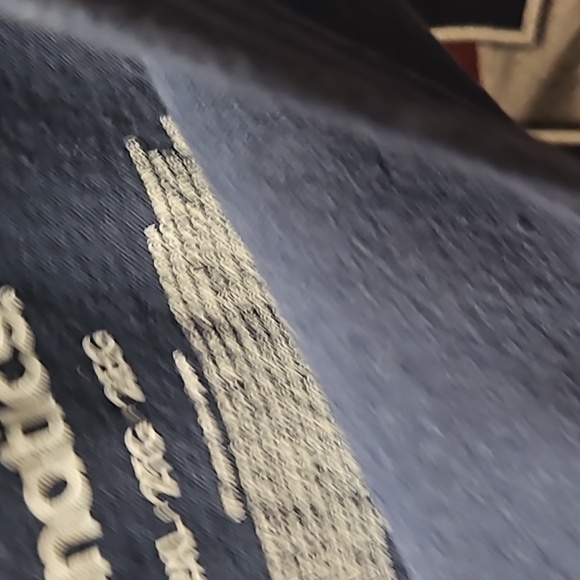 UNIVERSITY OF FLORIDA GATORS TSHIRT - Picture 2 of 3